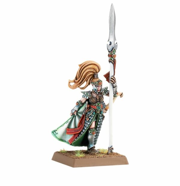 SUIVANTE DE LA REINE ÉTERNELLE